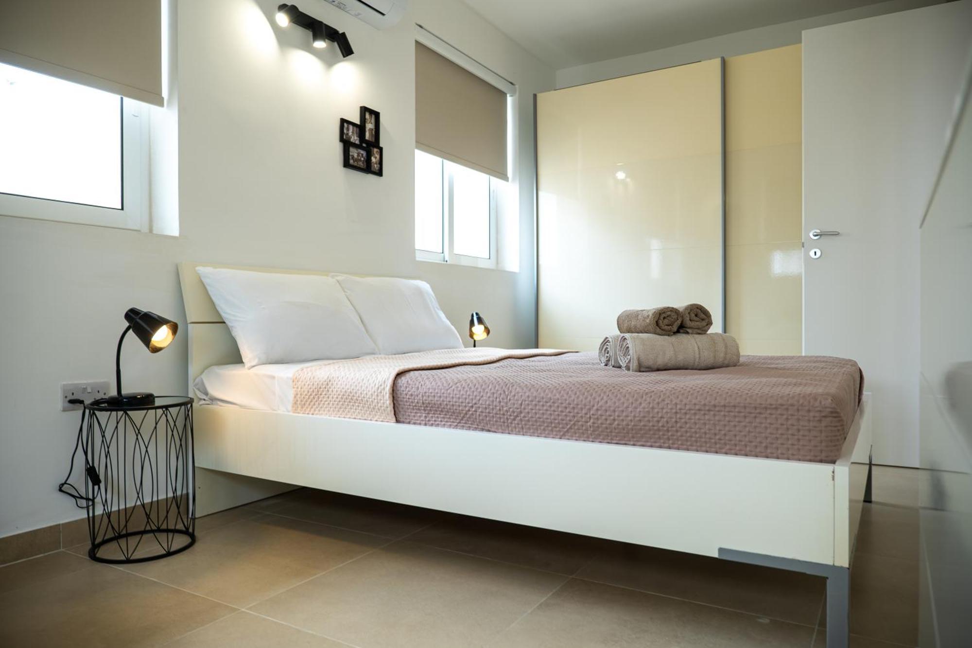 Stella & Rosie - Two Bedroom Apartment's By Eldi Apartment Pietà
